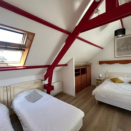 Logis Hotel La Demeure Du Perron Quettehou Room photo