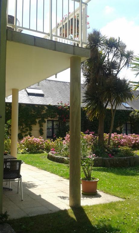 Logis La Demeure Du Perron Hotel Quettehou